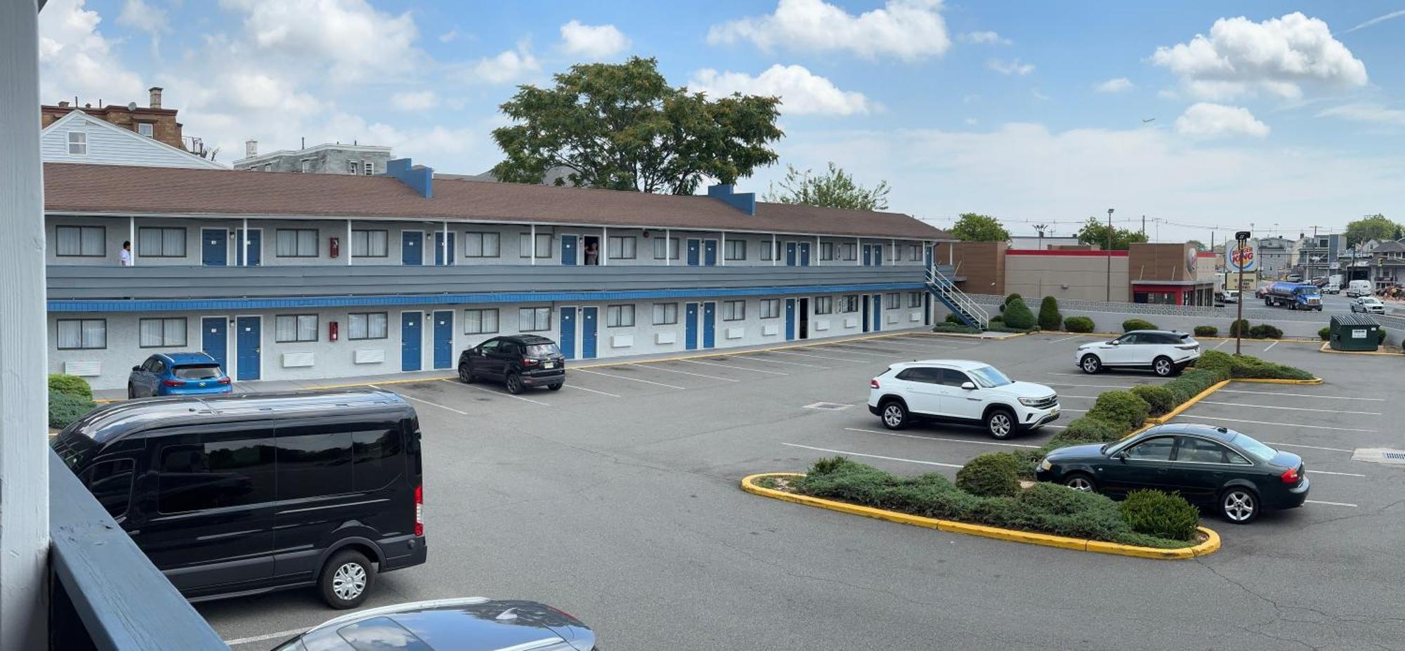 Ritz Motel Elizabeth Exterior photo